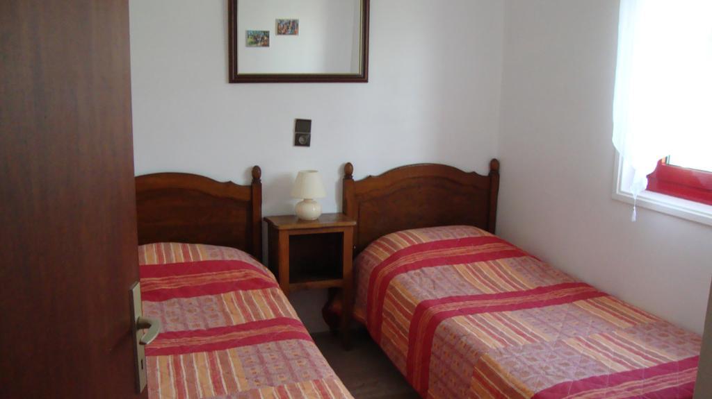 Hotel Pikassaria Sare Kültér fotó